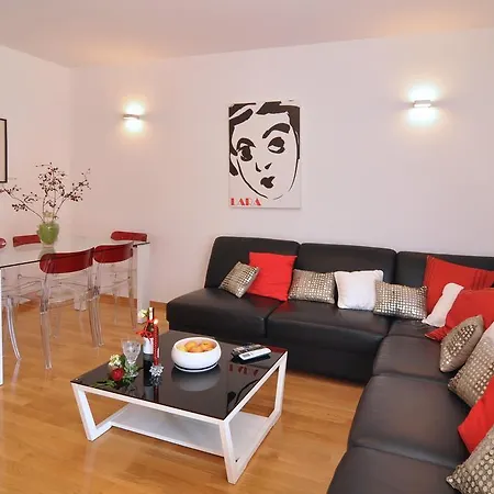 Barbara Apartment Split